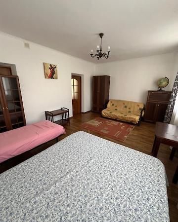 Будинок Вул Кульпарківська 130 Lviv Ngoại thất bức ảnh